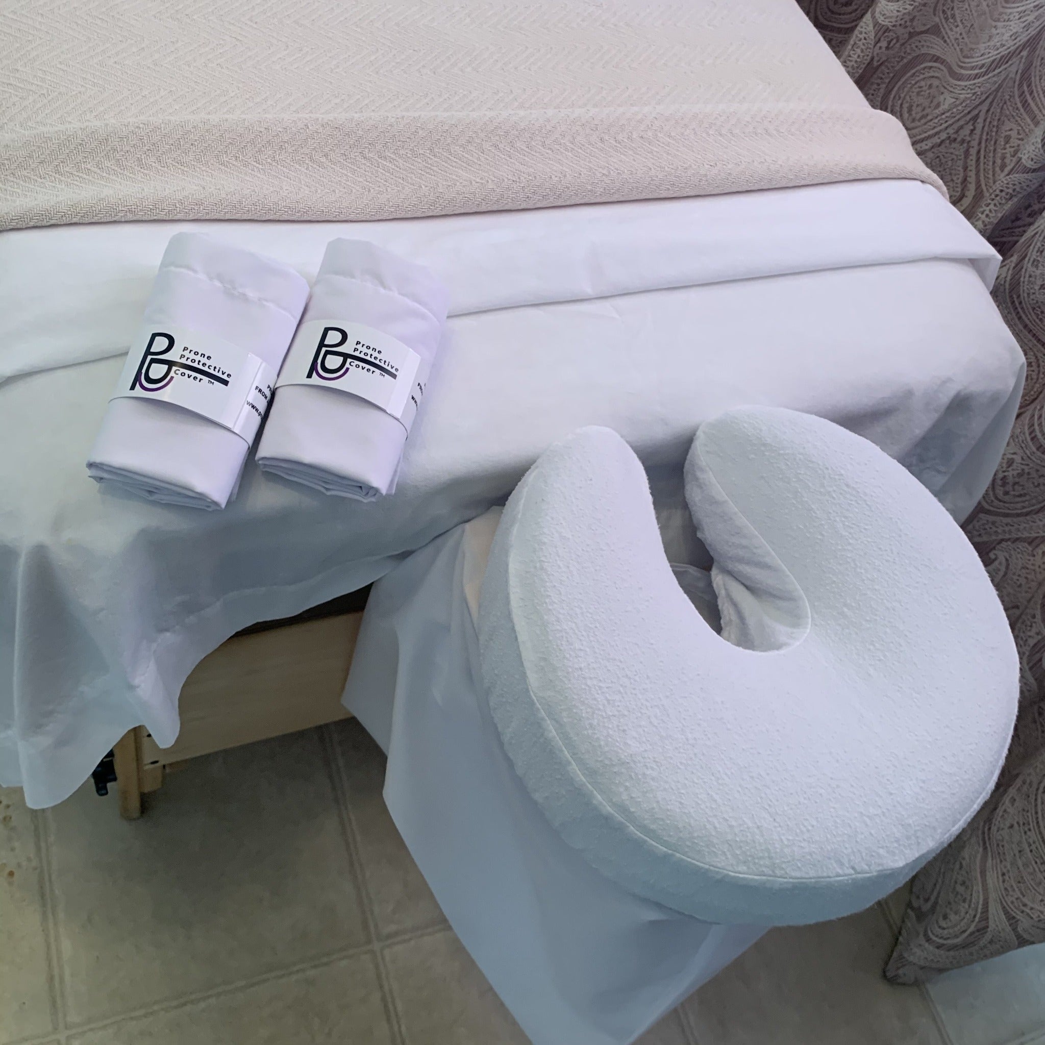 Prone Protective Cover for Clinic, Massage & Spa Tables tucks easily between Face Pillow and Platform Washable PolyCotton